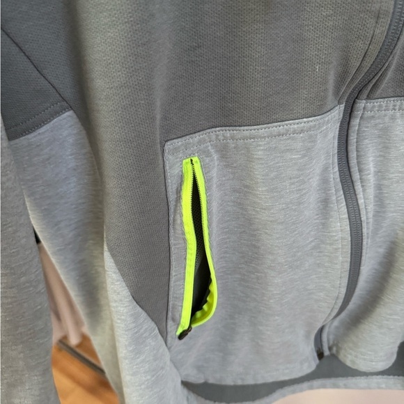 Nike Man’s Jacket in Size Large - Picture 10 of 12